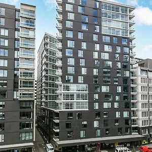 modern-studio-in-pinnacles-on-victoria-st.wellingtonnzhotels.com/